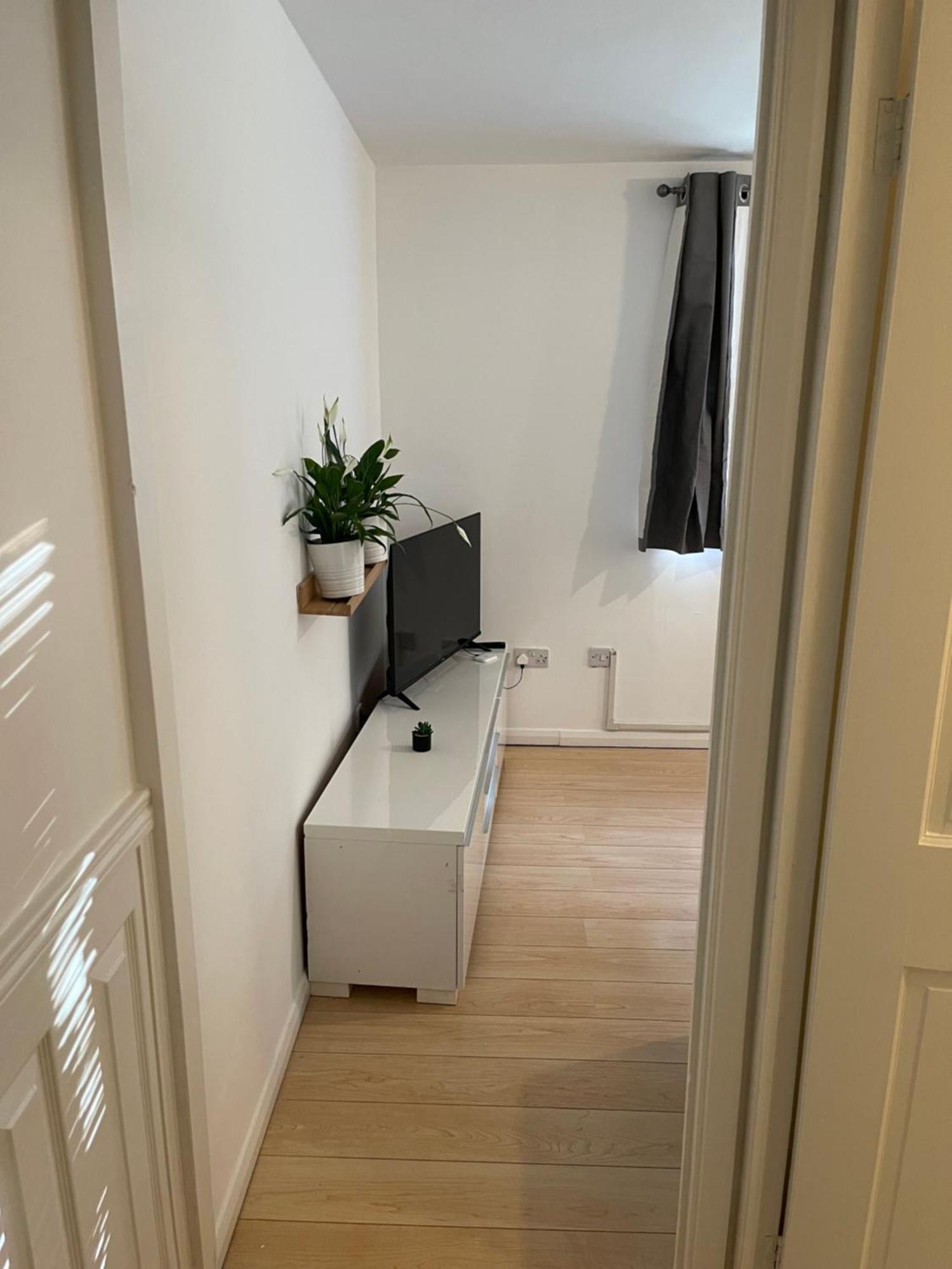 Cosy Flat Behind A Creekbeach In Grays Exteriör bild