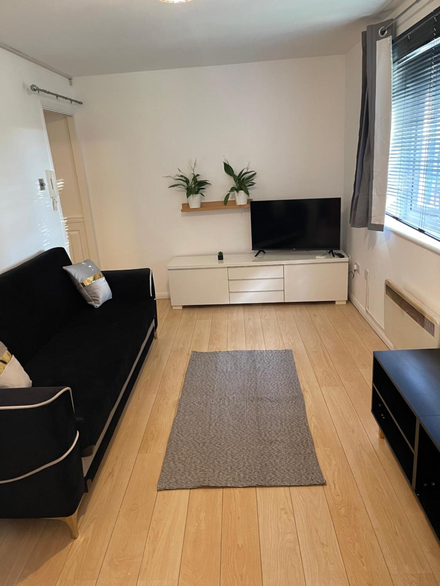 Cosy Flat Behind A Creekbeach In Grays Exteriör bild